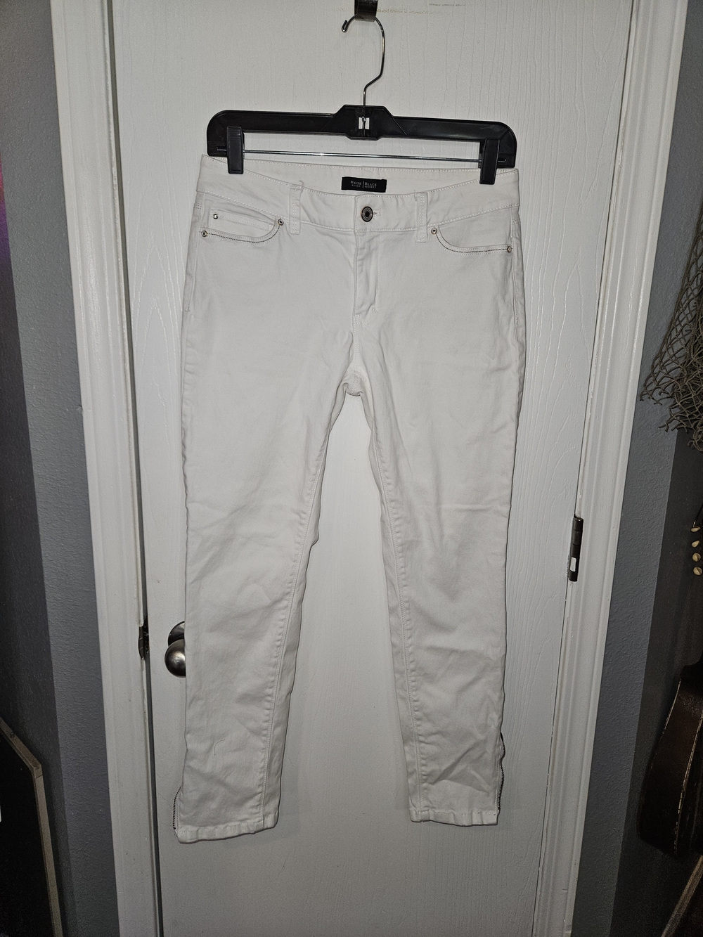 White House Black Market Women’s White Skinny Jeans